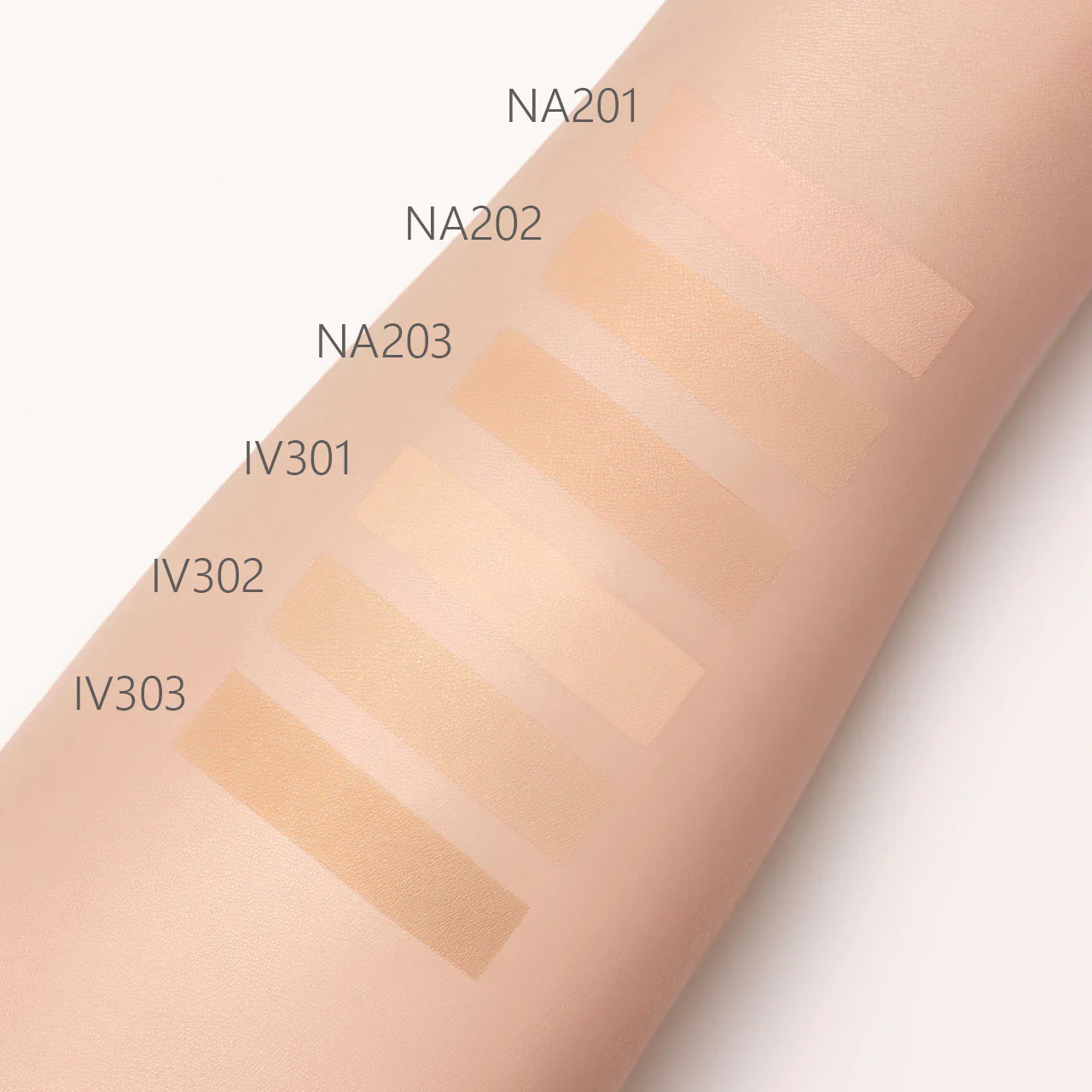 エレガンス ウォータリィ フィルミック ファンデーション