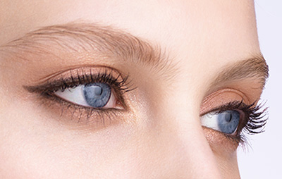 目元アップ写真